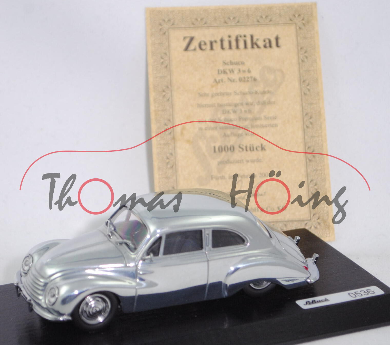 DKW 3=6 Sonderklasse Typ F91 Limousine (Mod. 1953-1955), chrom, Schuco, 1:43, schwarze Holzkiste