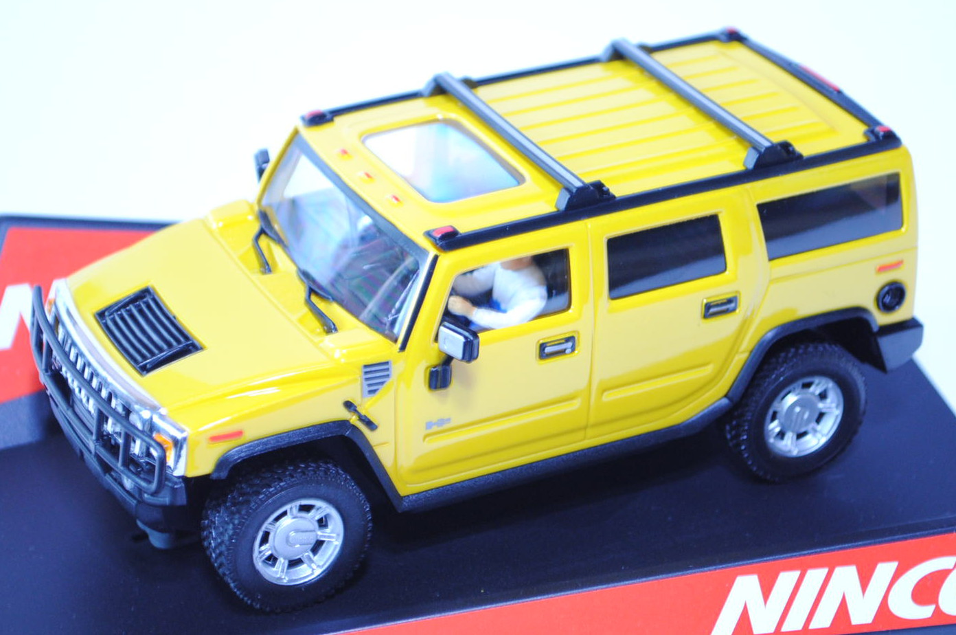 Hummer H2, Modell 2003-2007, ginstergelb, NINCO, 1:32, PC-Box