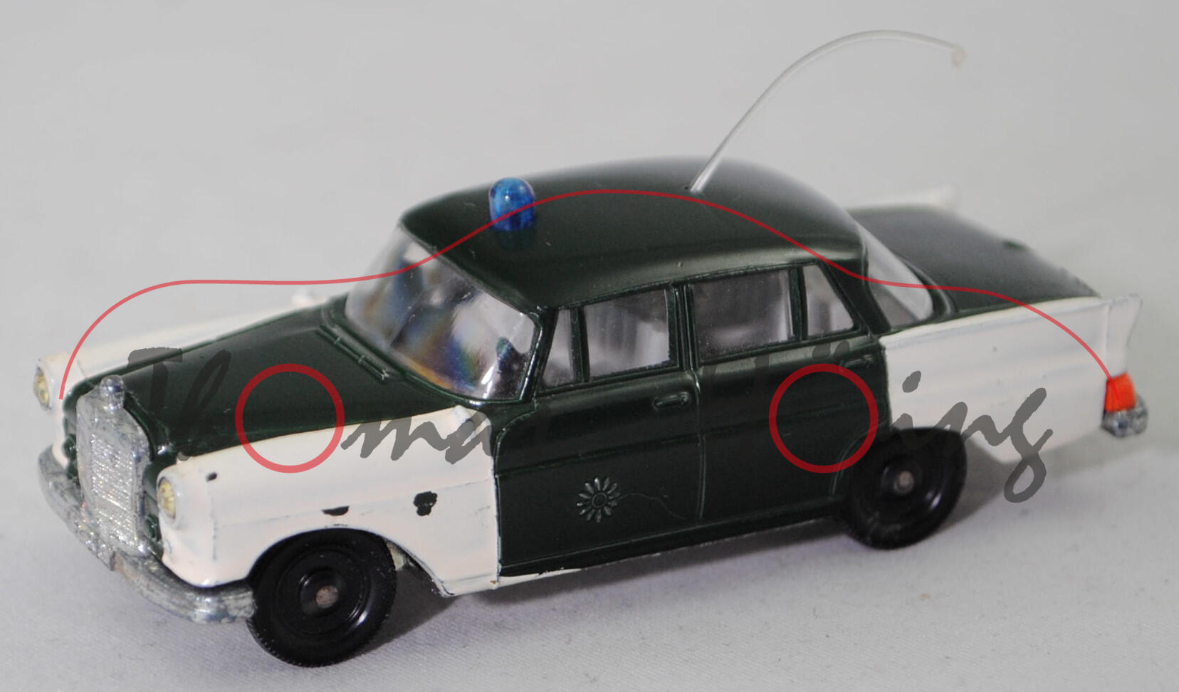 00012 Mercedes-Benz 190 Dc (W 110, Mod. 61-65) Peterwagen, tannengrün, innen reinweiß, Lenkrad schwarz, Rückleuchten hell-blutorange, R2, SIKU, 1:60, m-