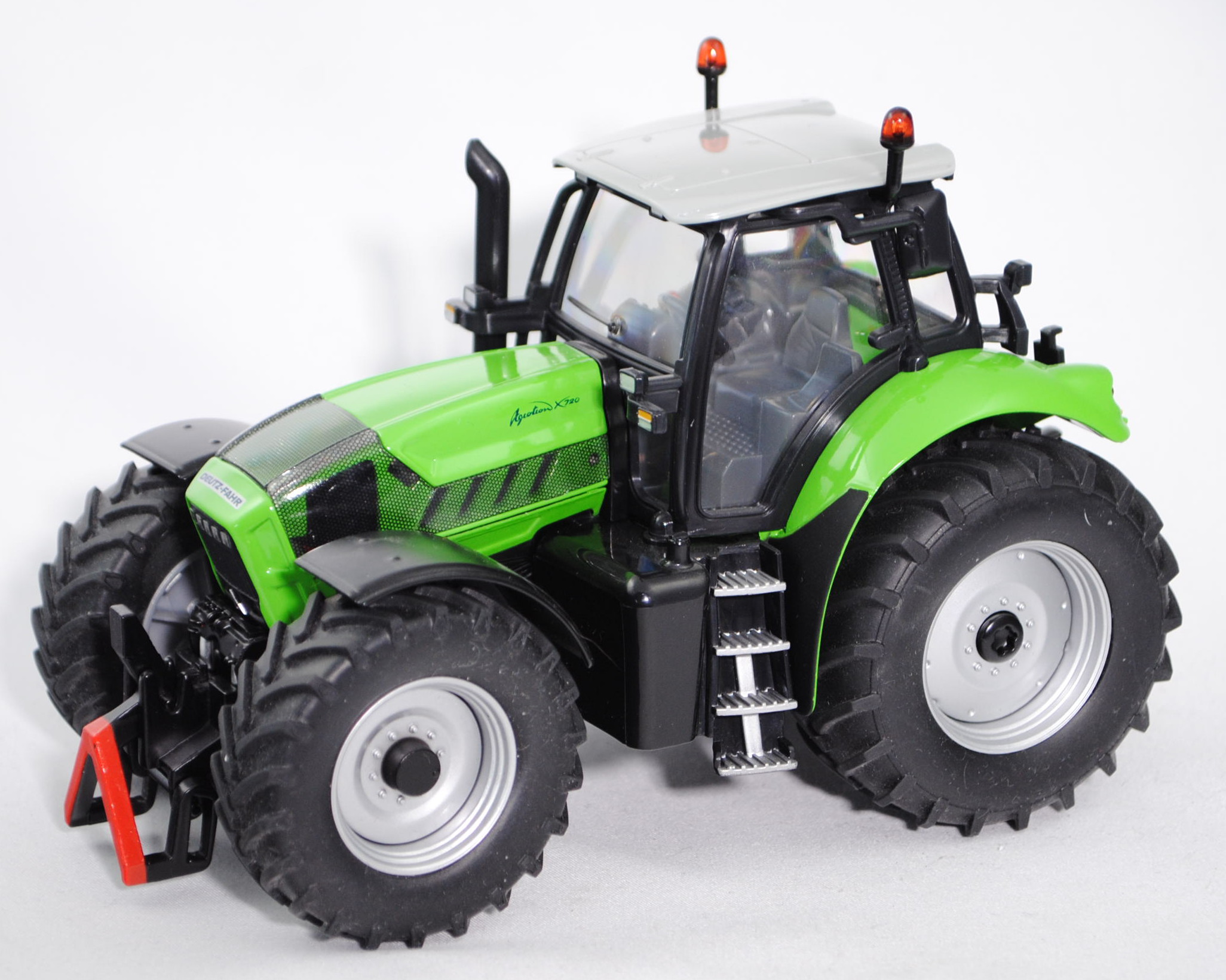 DEUTZ-FAHR Agrotron X 720 Traktor (Modell 2006-2013) mit Akku, gelbgrün, SIKU Control Funk-Technolo