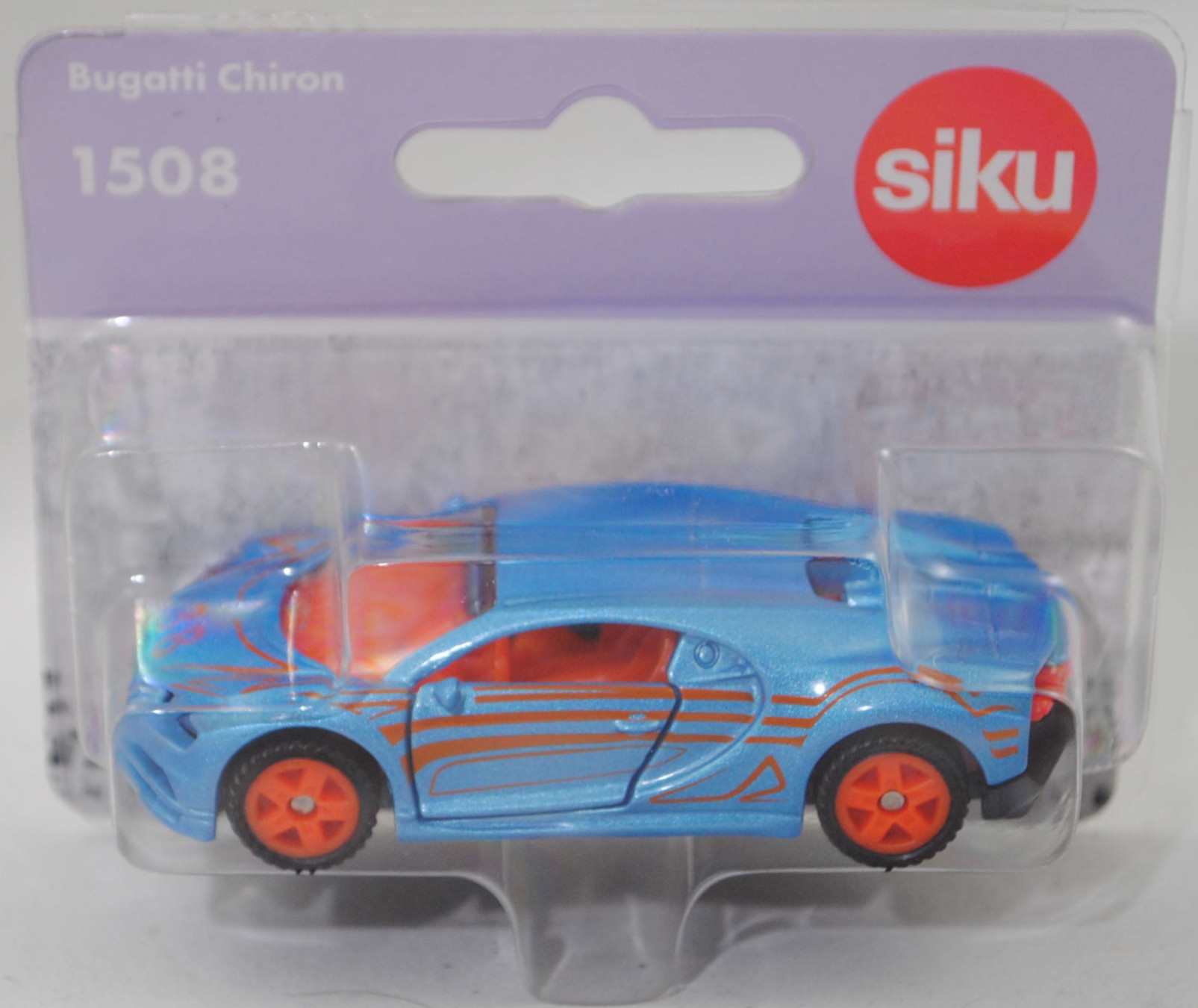 00002 Bugatti Chiron (1. Generation, BG744, Modell 2016-2024), lichtblaumetallic (vgl. electric-blue beim Original), innen hellrotorange, 38, SIKU SUPER, 1:57, P29f