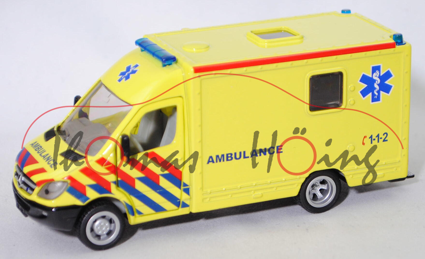 00300 NL RTW MB Sprinter II (Mod. 2006-2009) mit Kofferaufbau, gelb, AMBULANCE C 1-1-2, SIKU, L17mK