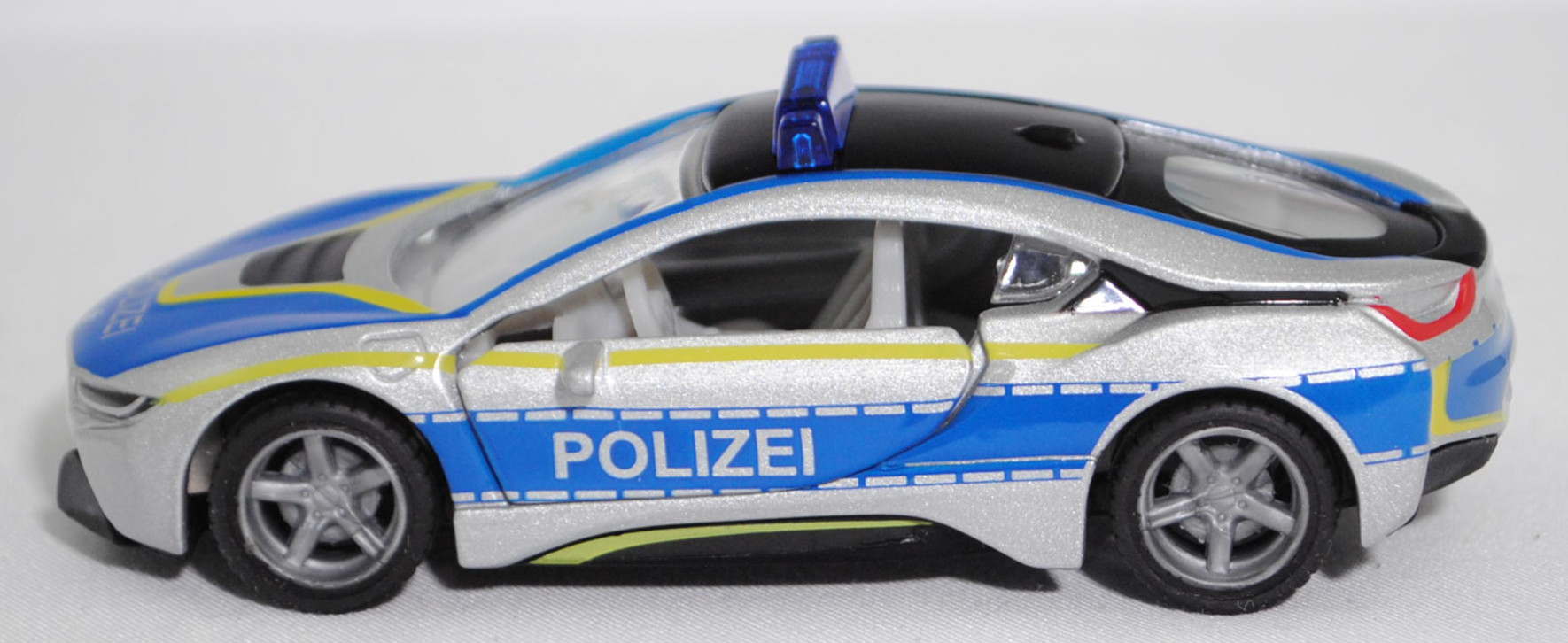 00001 BMW i8 Coupé LCI (1. Generation, I12, Facelift 2018, Modell 2018-2020) Polizei, silber, POLIZEI, Streifen in schwefelgelb/hell-signalblau, SIKU SUPER, 1:50, L17mpK