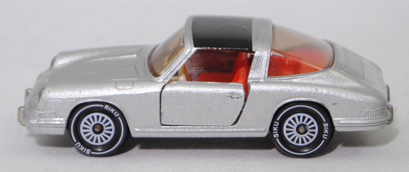 00009 Porsche 911 E Targa (F-Modell bzw. Urmodell, B-Serie, Modell 1968-1969), silber, Lenkrad weiß, Dach schwarz, Bpr. V234 und 1010, W-Germ, Verglasung rauch, R11 glatt, SIKU, 1:60, m