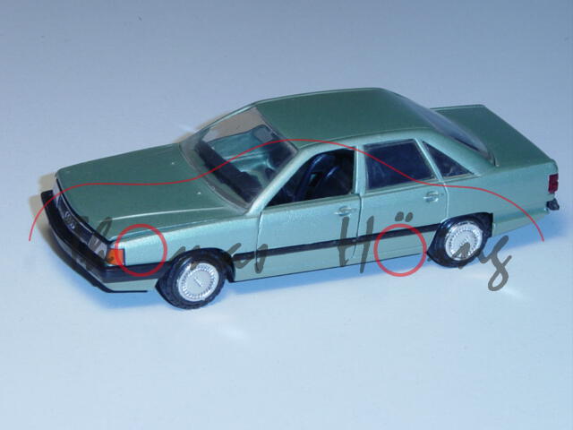 Audi 100 Typ 44, Mj. 82, hellgrünmetallic, Stoßstange hinten links abgebrochen, Conrad, 1:43