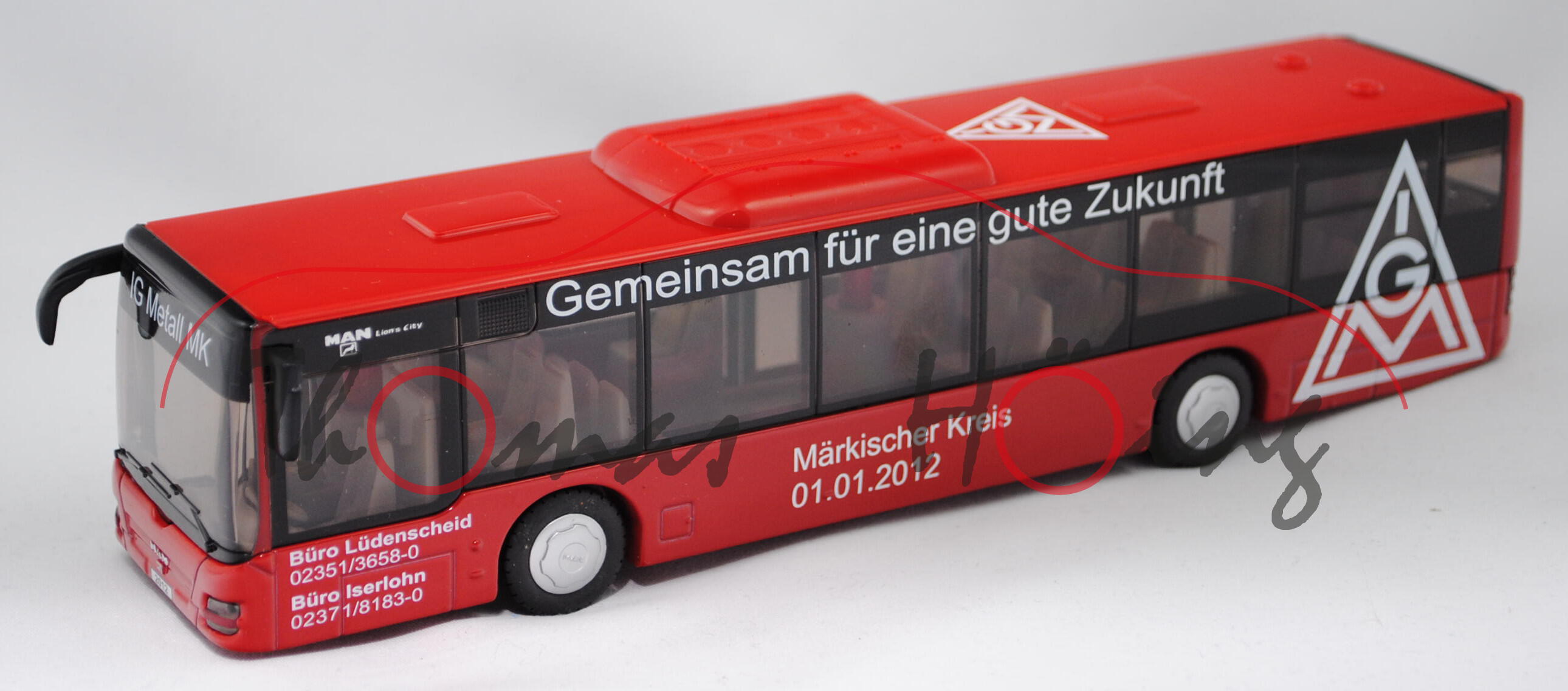 00404 Stadtbus MAN Lion\'s City Solobus mit 3 Türen (Typ A37, Modell NL 243), karminrot, IGM / Gemei