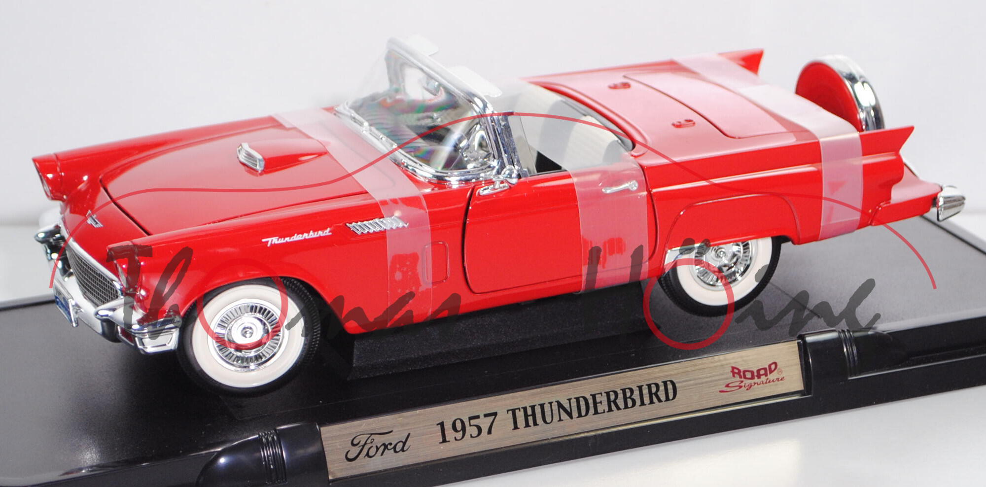 Ford Thunderbird (1. Generation, Mod. 55-57, Baujahr 1957), rot, ROAD Signature / Yatming, 1:18, mb