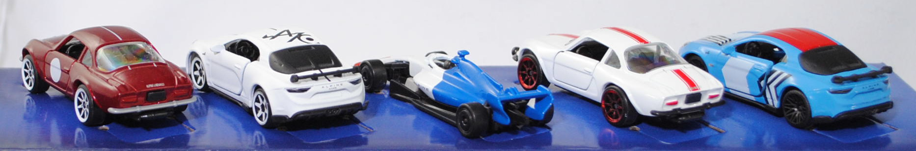 Giftpack Alpine (5 Modelle): ALPINE A110 San Remo 73 + Renault Alpine A110 1600S + Alpine A525 + ALPINE A110 R 70 Tricolore + Renault Alpine A110 1600S, majorette, mb