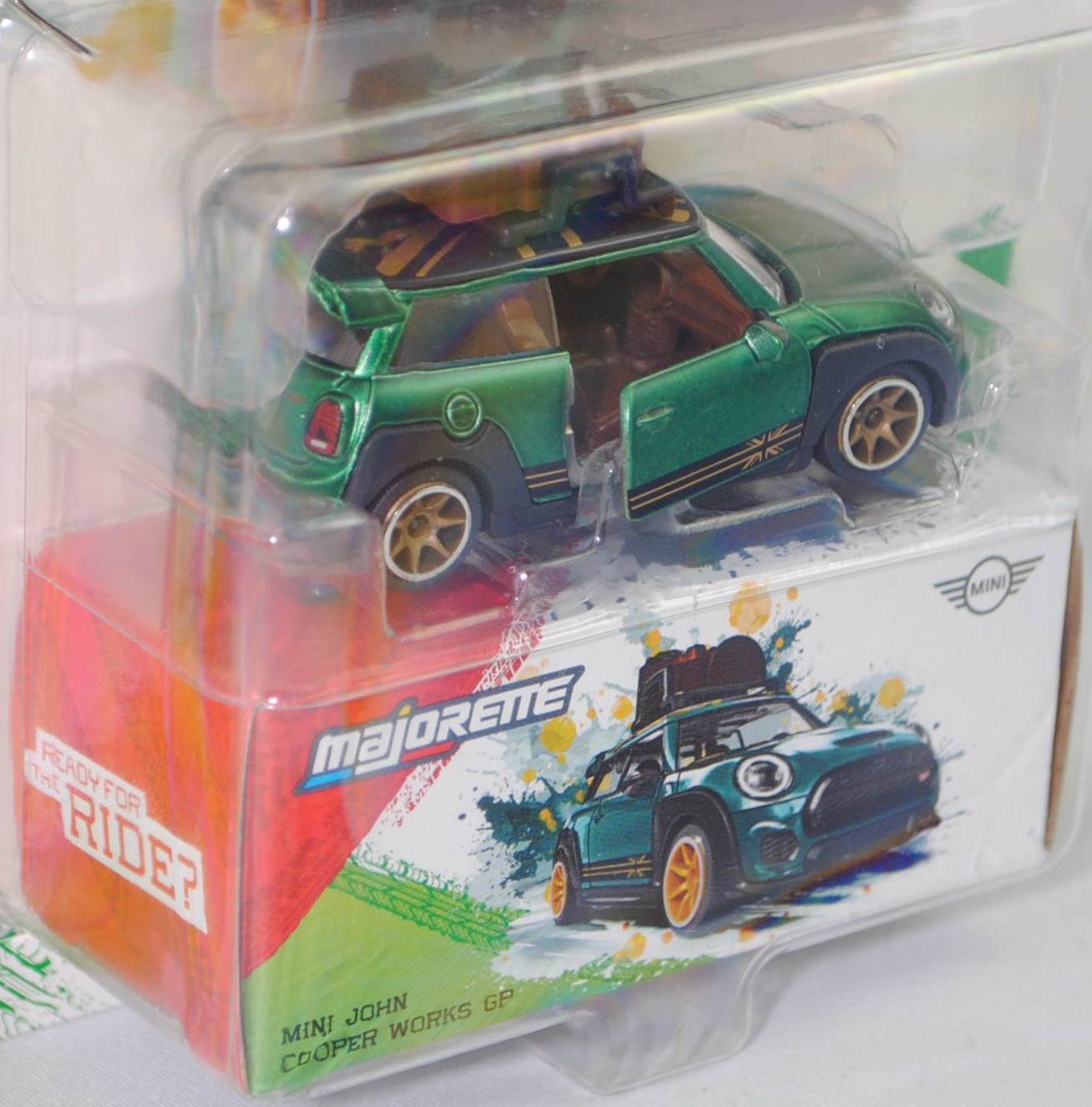 MINI John Cooper Works GP (F56, 1. Facelift 2018, Modell 2020-2020) mit Dachgepäckträger und Ladegut (Nr. 265C), hell-moosgrünmetallic/mattschwarz, majorette, 1:58, Blister (MINI ICONS DELUXE CARS)