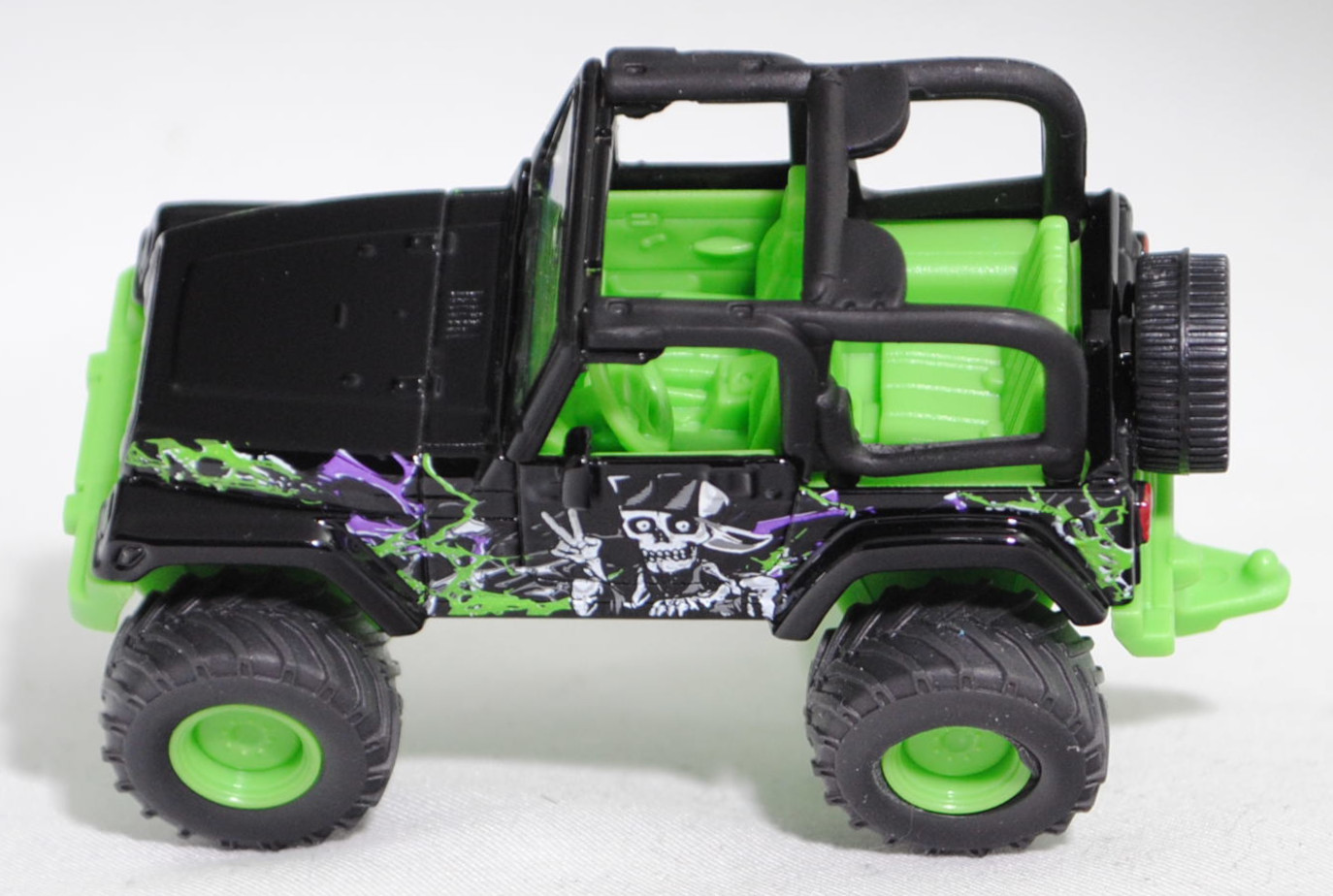 00000 Jeep Wrangler Sport 4.0 (2. Generation, Baureihe TJ, Facelift 2002, Modell 2002-2006) Big Wheel, schwarz, SIKU SUPER, 1:55, P29f