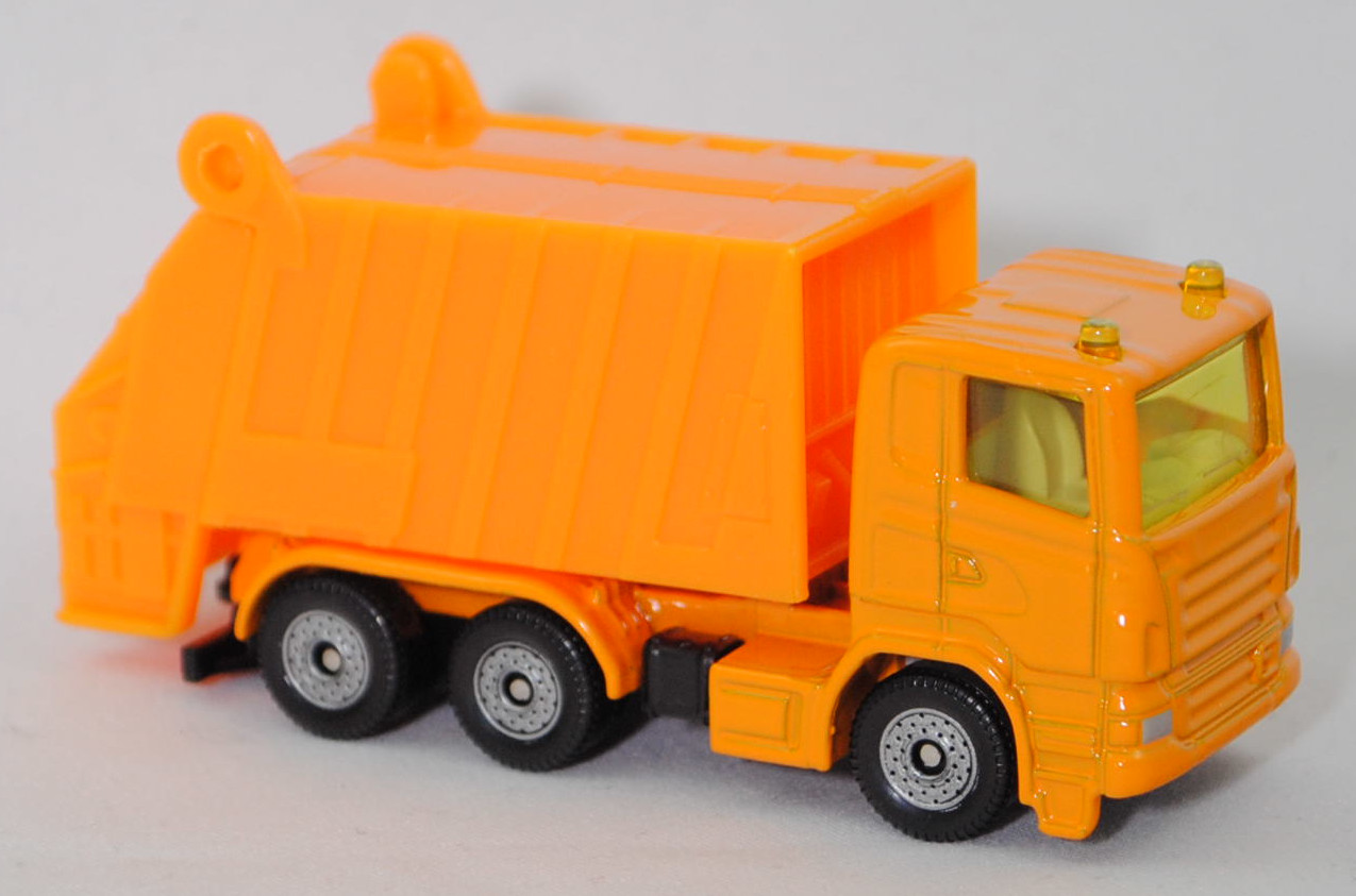 00008 Scania R380 (Typ CR16, Day cab, Modell 2007-2009) Müllwagen, dunkel-melonengelb, innen reinweiß, Kühlergrills mit U-Bügel links, C36, SIKU SUPER, 1:89, P29f