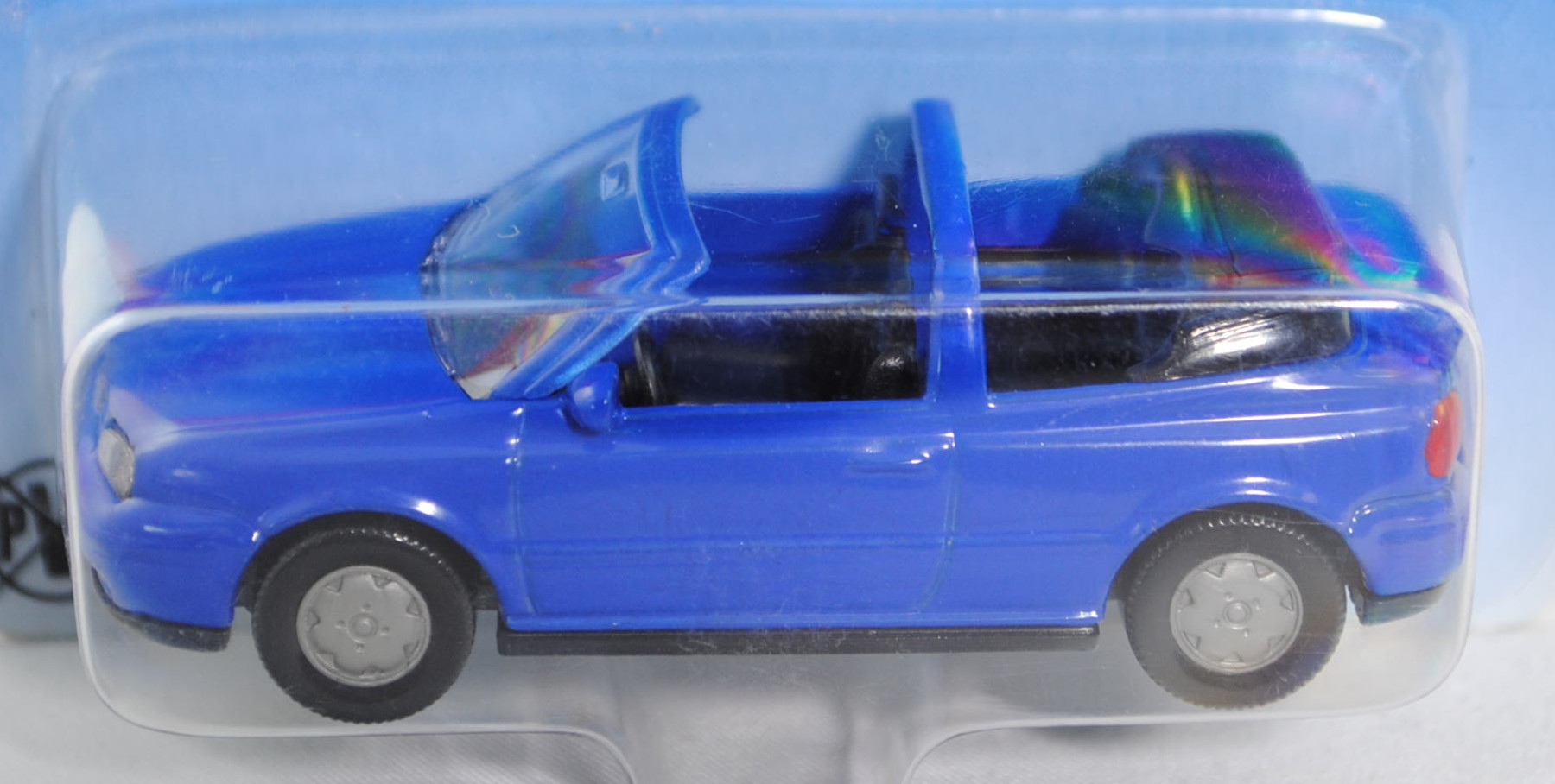 00001 VW Golf IV Cabriolet 2.0 (Typ 1J, Modell 2000-2002), hell-ultramarinblau, innen schwarz, Lenkr