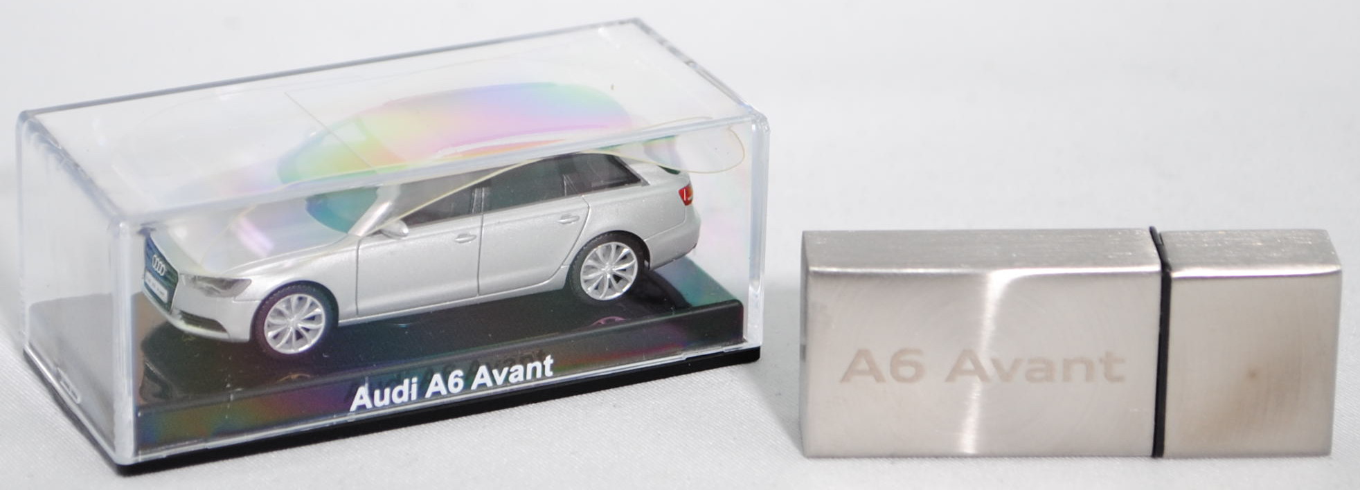 Audi A6 Avant (C7, Typ 4G, Modell 2011-2014), eissilber metallic, Herpa, 1:87, Alu-Pressebox (Audi A