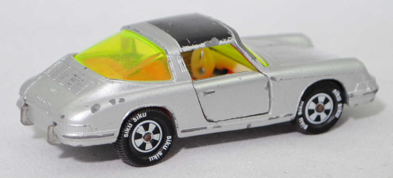 00002 Porsche 911 E Targa (F-Modell bzw. Urmodell, B-Serie, Modell 1968-1969), silber, Lenkrad weiß, Dach schwarz, Bpr. V234, Germ, Verglasung gelbgrün, R10, SIKU, 1:60, m-