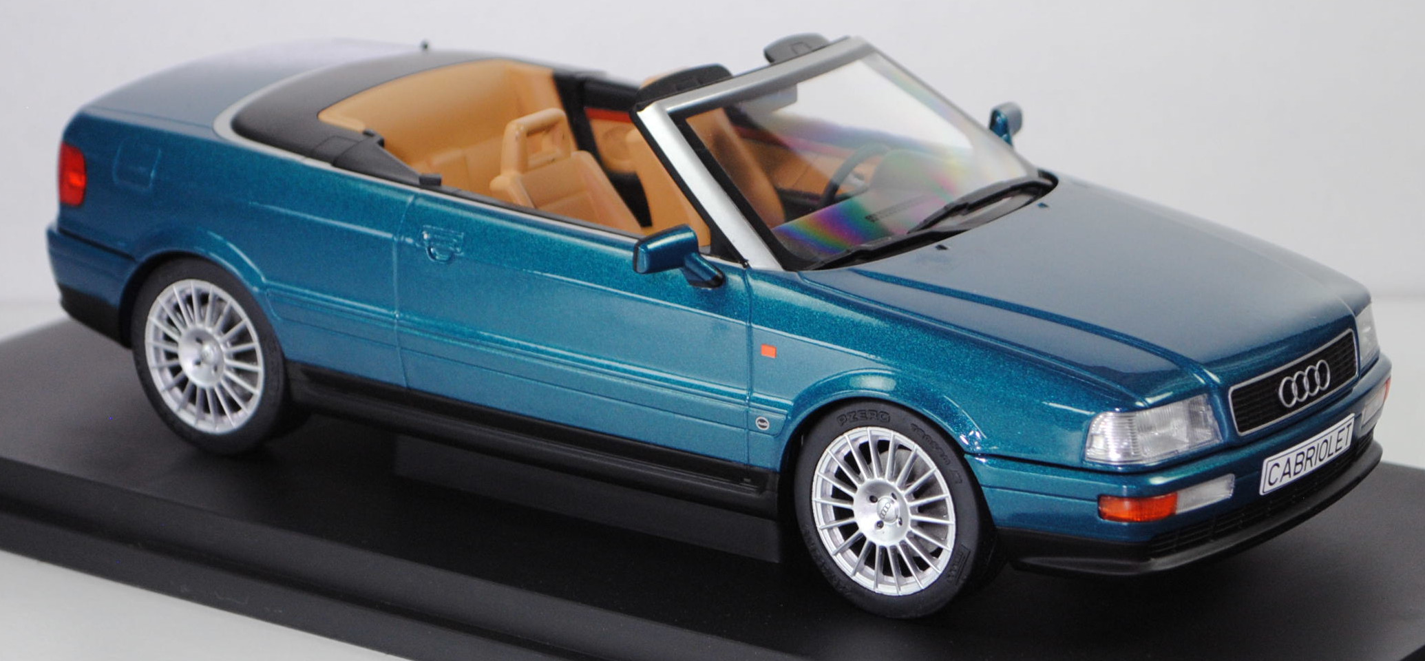 Audi Cabriolet 2.6 E (1. Generation, Typ 8G, VFL = Vorfacelift, Modell 1993-1997), gomera perleffekt (LZ6P), MODELCAR GROUP, 1:18, mb (Limited)