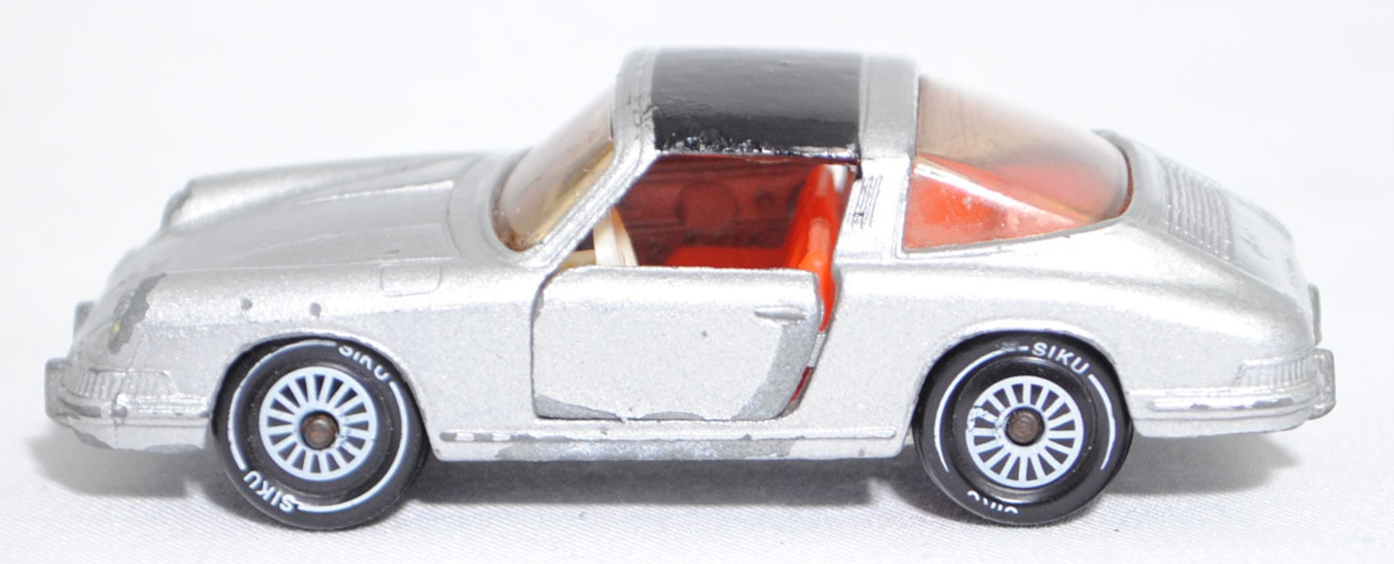 00009 Porsche 911 E Targa (Modell 1968-1969), silbergraumetallic, innen rotorange, Lenkrad cremeweiß, W-Germ, Verglasung rauch, R11 glatt, SIKU SUPER, 1:60, vsc