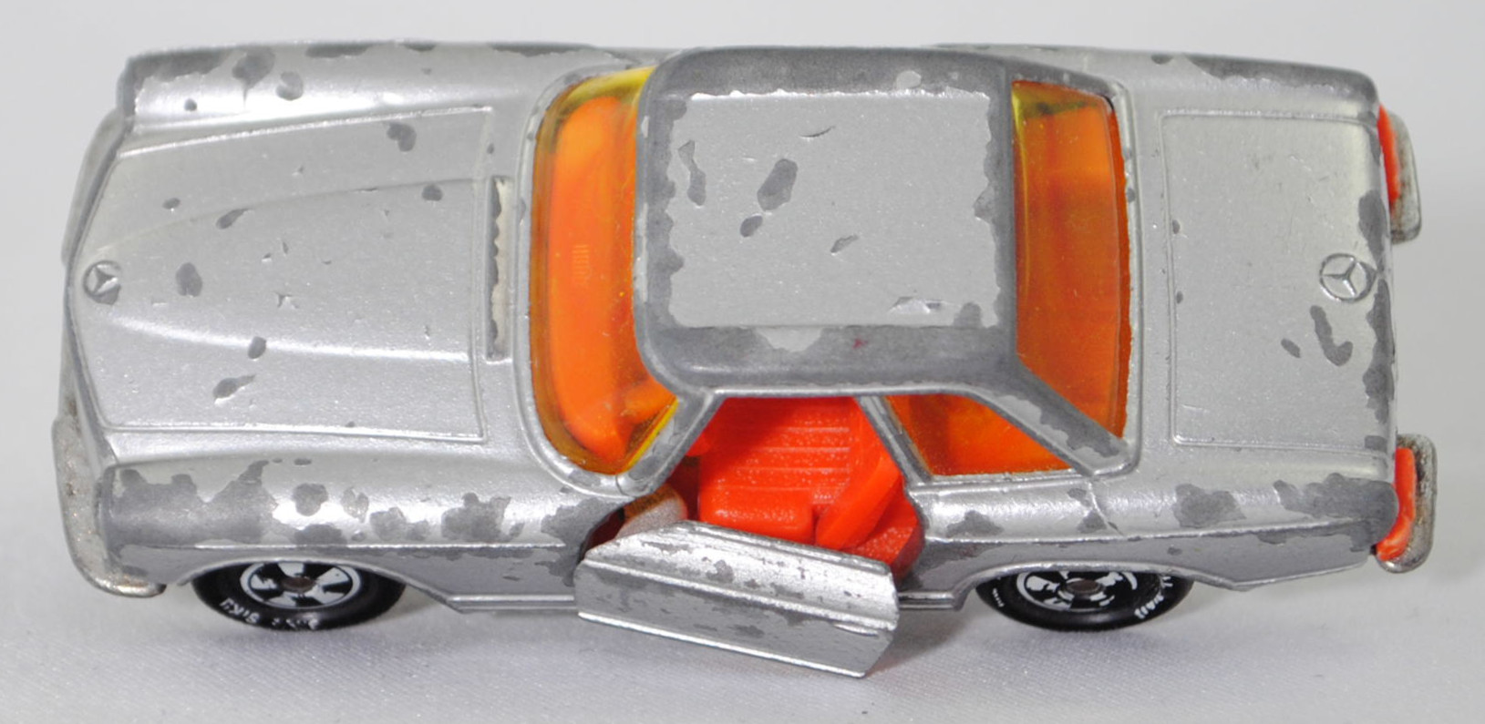 00004 Mercedes-Benz 280 SL (W 113, Baumuster 113.044, Pagode, Modell 1968-1971) mit Hardtop (Coupédach), silber, Bpr. V 302, Germ, Verglasung gelb, R10 weiß, SIKU SUPER, 1:60, vsc