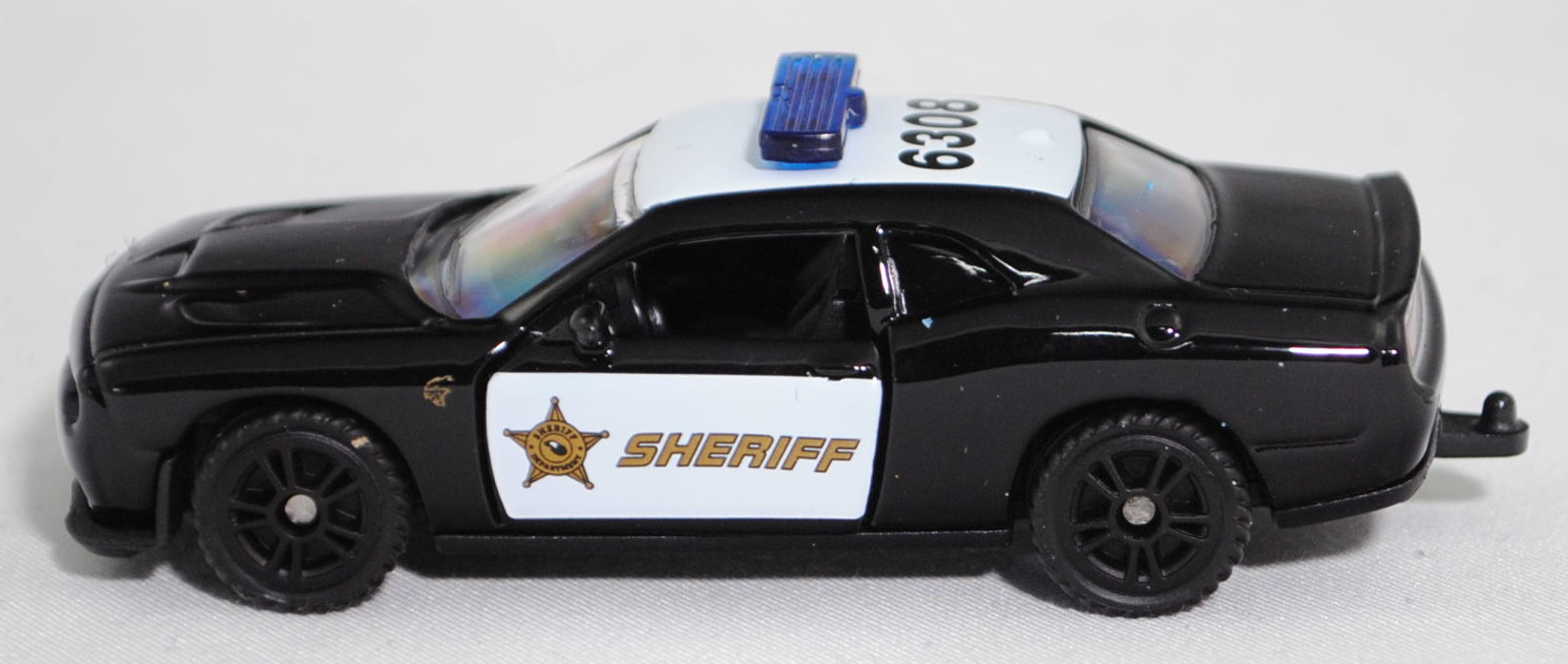 00000 Dodge Challenger SRT Hellcat (3. Generation, Facelift 2014, Modell 2014-2018) County Sheriff, schwarz, Sheriff-Stern und SHERIFF, SIKU SUPER, 1:63, P29f