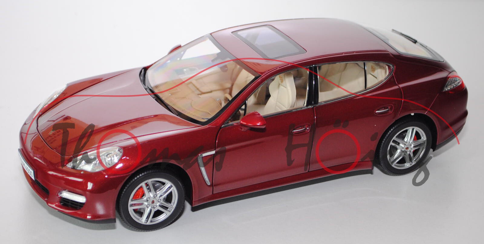 Porsche Panamera Turbo, Modell 2009-2013, rubinrot metallic, 1:18, Norev, mb