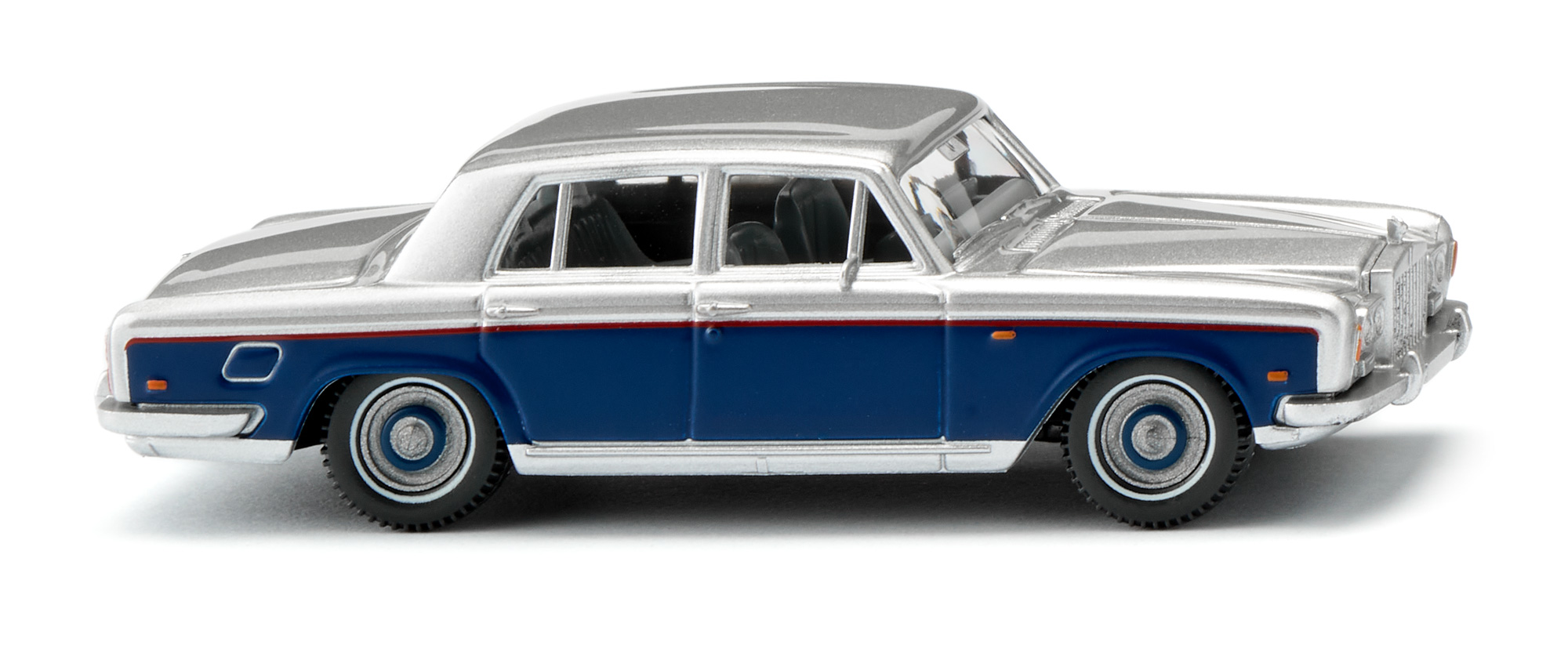 Rolls-Royce Silver Shadow I (Modell 1965-1977), silbermetallic mit saphirblauen Seitenflanken, innen silbergrau, Felgen alusilber mit Weißwandreifen, Wiking, 1:87, mb