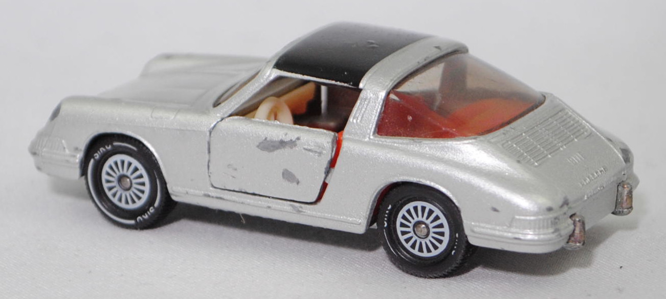 00006 Porsche 911 E Targa (F-Modell bzw. Urmodell, B-Serie, Modell 1968-1969), silber, Lenkrad weiß, Dach schwarz, Bpr. V234 und 1010, W-Germ, Verglasung rauch, R11 gerillt, SIKU, 1:60, m-