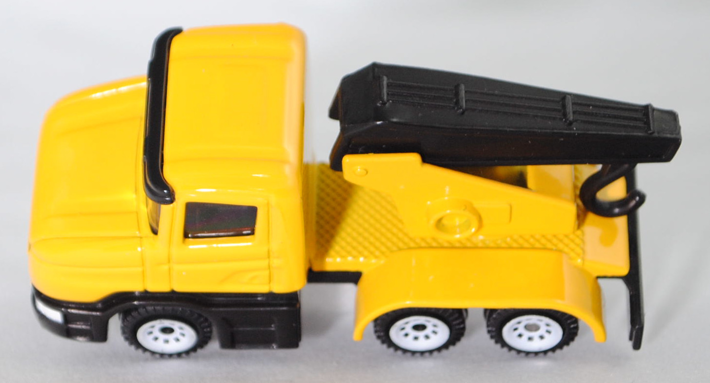 00002 Scania T114GB 6x4 NZ 340 (Serie 4, Fahrerhaustyp CT14, Modell 1995-1998) Abschleppwagen, gelb, Ausleger mit Abschlepphaken schwarz, C1 weiß, SIKU SUPER, 1:86, m