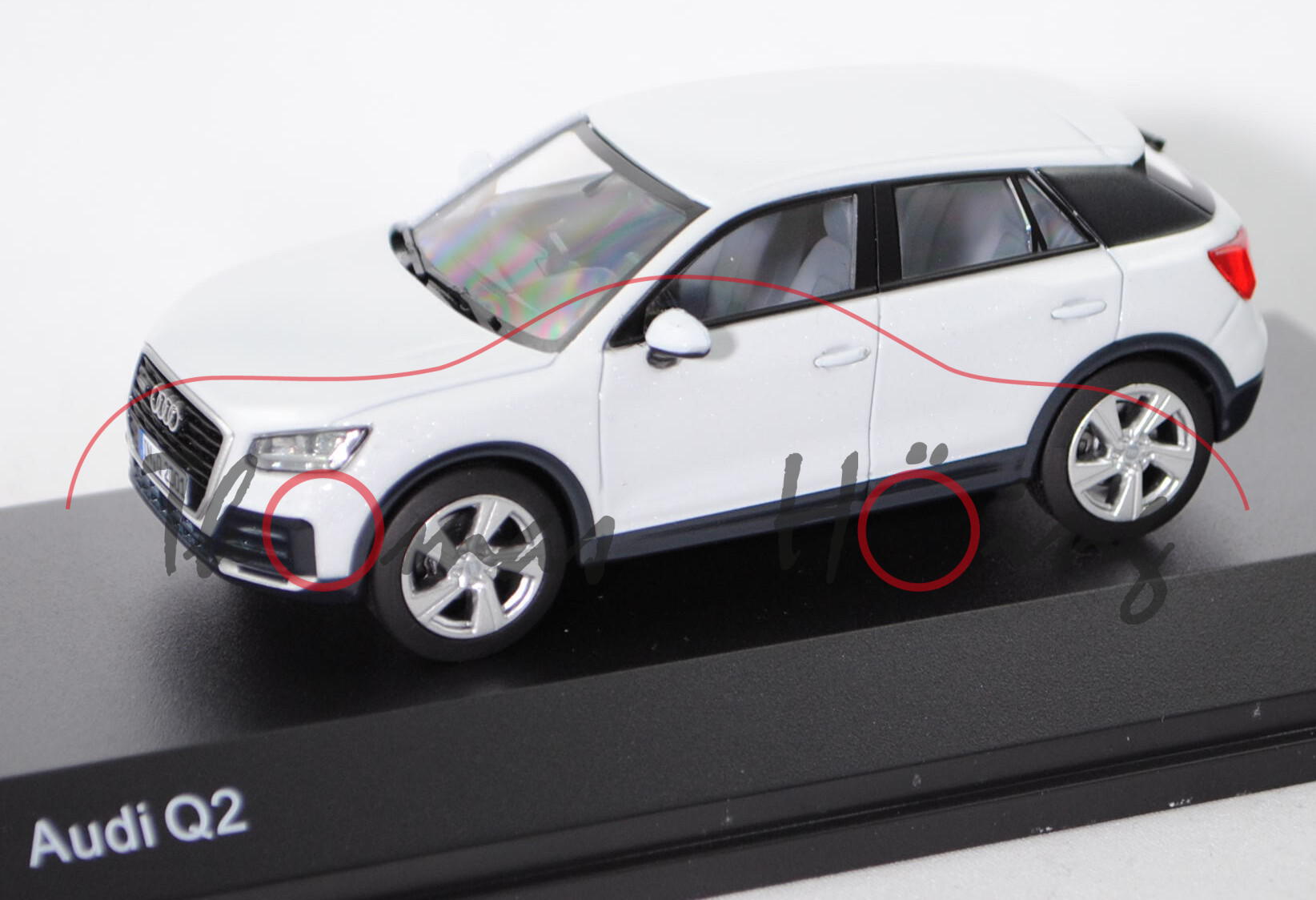 Audi Q2 (Typ GA, Modell 2016-), gletscherweiß, iScale, 1:43, Werbeschachtel 