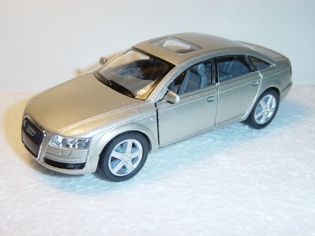 Audi A6, Mj. 2004, champagnermetallic, Kinsmart, 1:38