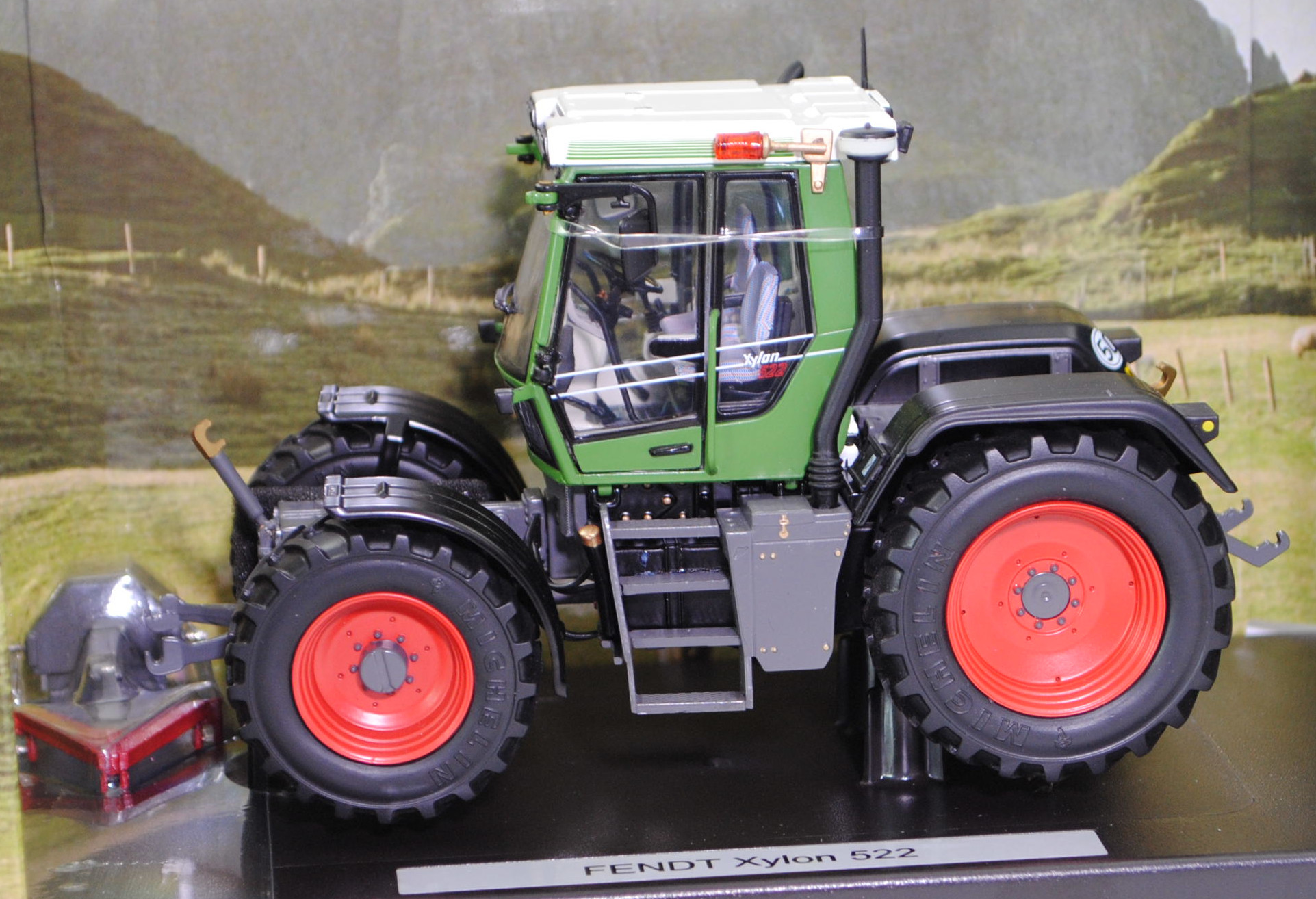 FENDT XYLON 522 (1. Generation, Ausführung 1994 - 2004), FENDT-grün, Felgen rot, weise-toys, 1:32, mb