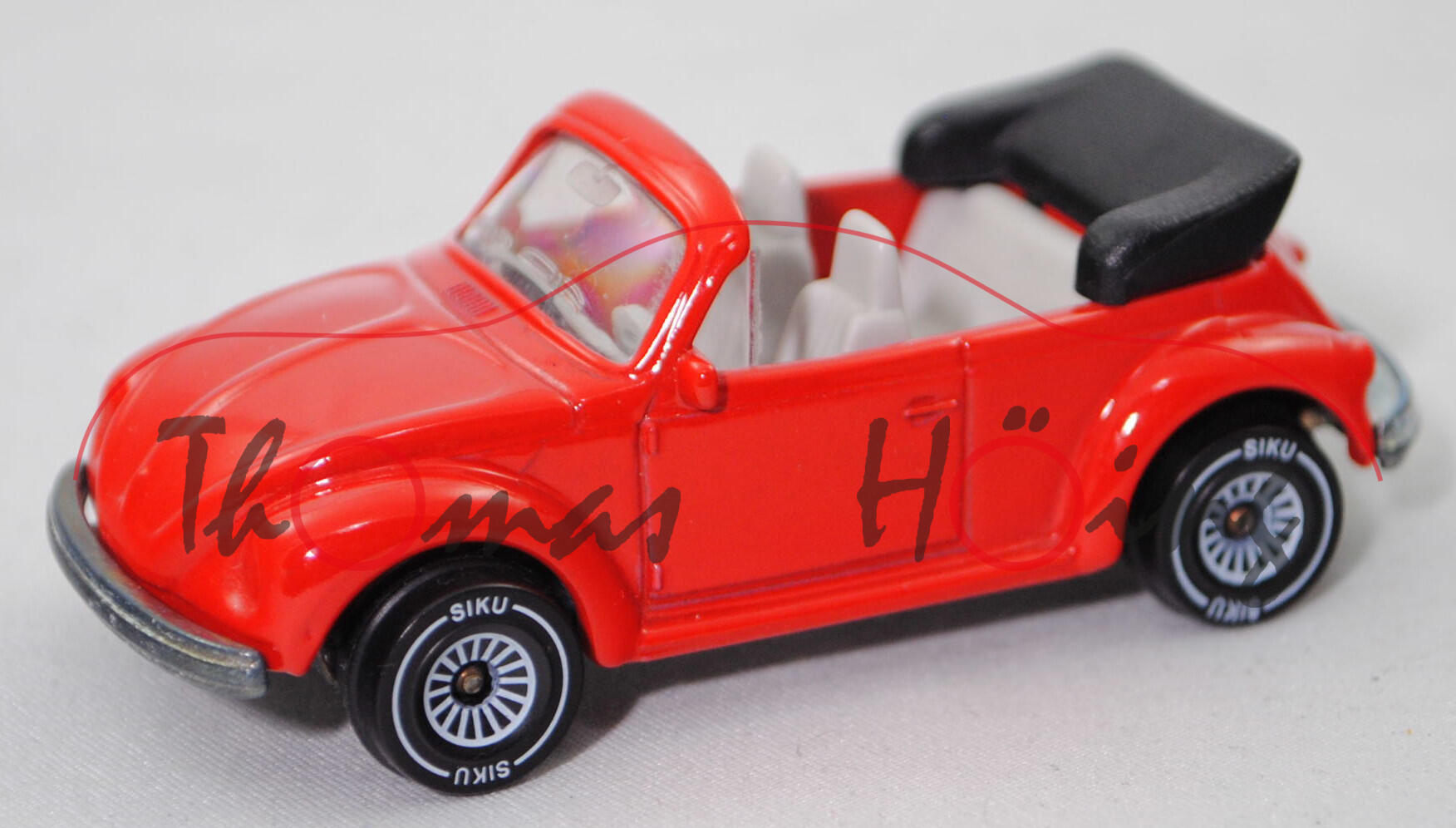 VW Käfer 1303 Cabriolet (Typ 15, Modell 1974-1980), hell-verkehrsrot, SIKU, 1:56 (Produktionsmuster)