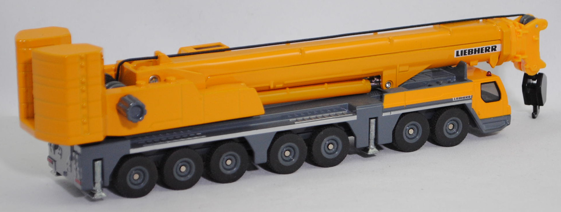 00000 LIEBHERR LTM 1400-7.1 Mobilkran (1. Generation, Modell 2005-2022), chromgelb/blaugrau, LIEBHERR, Bpr. ohne Adresse, ohne Chargennummer, SIKU SUPER, 1:87, L17mpK