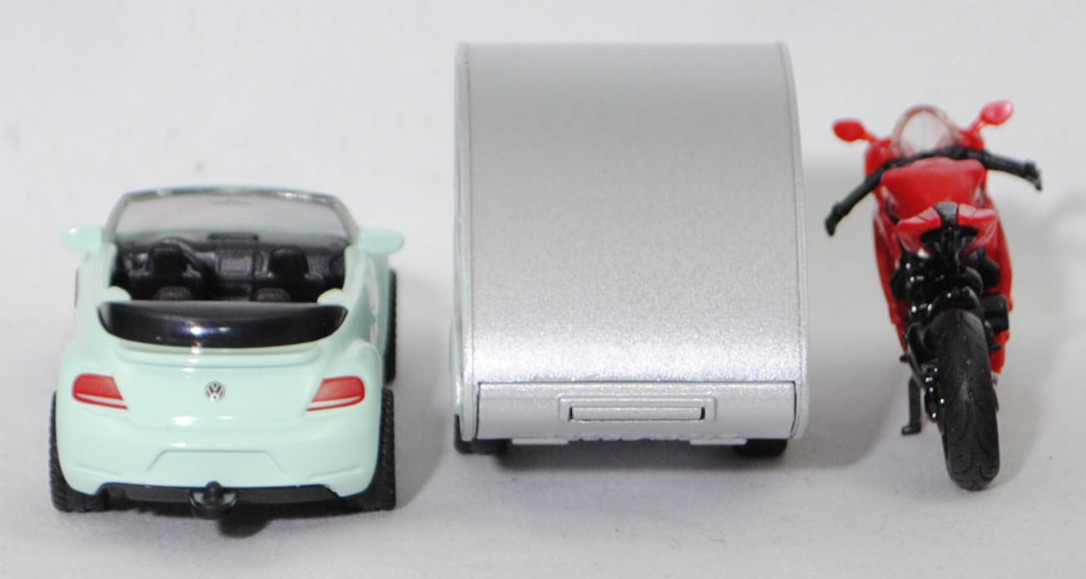 00400 Reisezeitset 2: VW The Beetle Cabriolet 1.2 TSI, grün + Wohnwagen Knaus Tabbert T@B 320 RS, weißalu/grün + Ducati 1299 Panigale, rot, SIKU SUPER, P29e (SPECIAL EDITION)