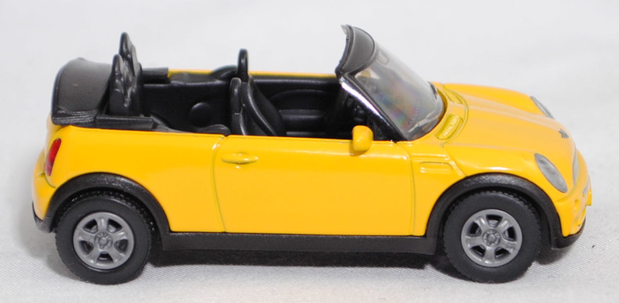 00001 MINI Cooper Cabrio (1. Generation, R52, Vorfacelift, Modell 2004-2006), hell-signalgelb (mellow yellow beim Original), B26 silbergrau, SIKU SUPER, 1:52, m