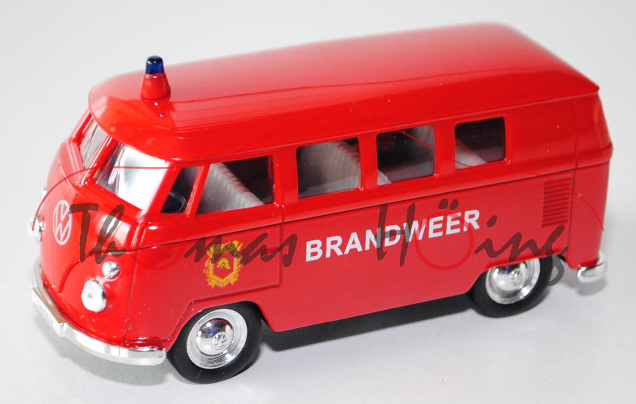 VW Transporter Kombi (Typ 2 T1), Modell 1962, karminrot, BRANDWEER, Seitentüren zu öffnen, Pullback,