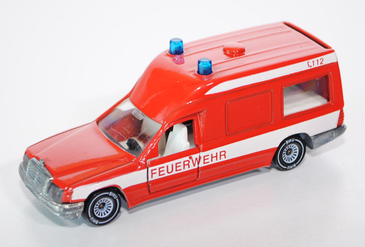 00000 Mercedes 260 E Binz-Ambulanz, verkehrsrot, FEUERWEHR / C 112 in rot, Krankenraumfenster klar, 