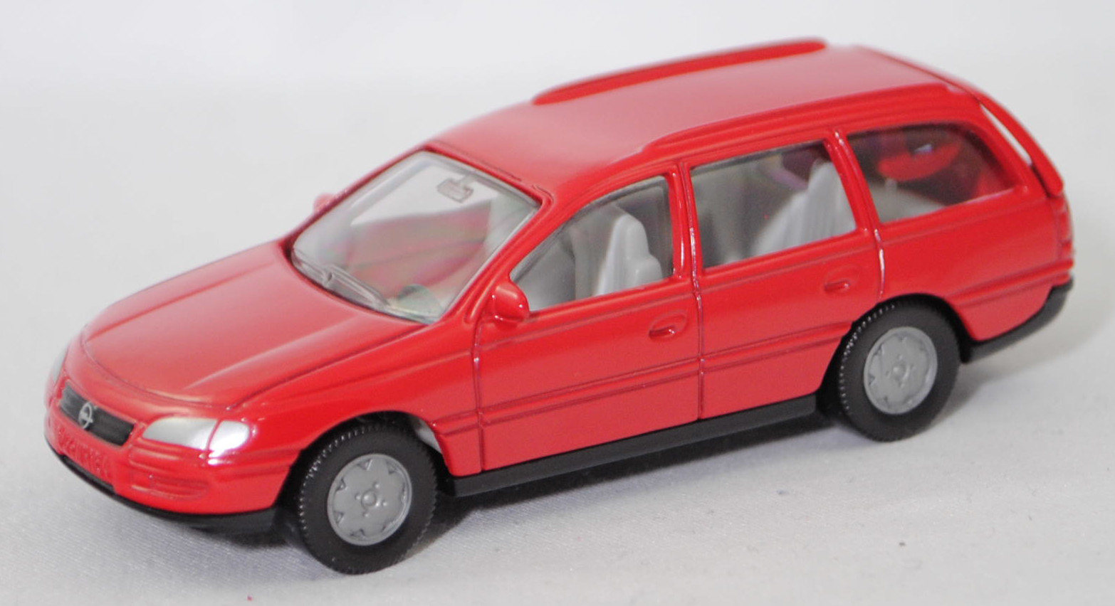 00002 Opel Omega B Caravan 2.0 16V (2. Generation, Vorfacelift (Omega B1), Modell 1994-1997), karminrot, Bpr. 2.0 16V auseinander geschrieben, B6, SIKU SUPER, 1:57, m