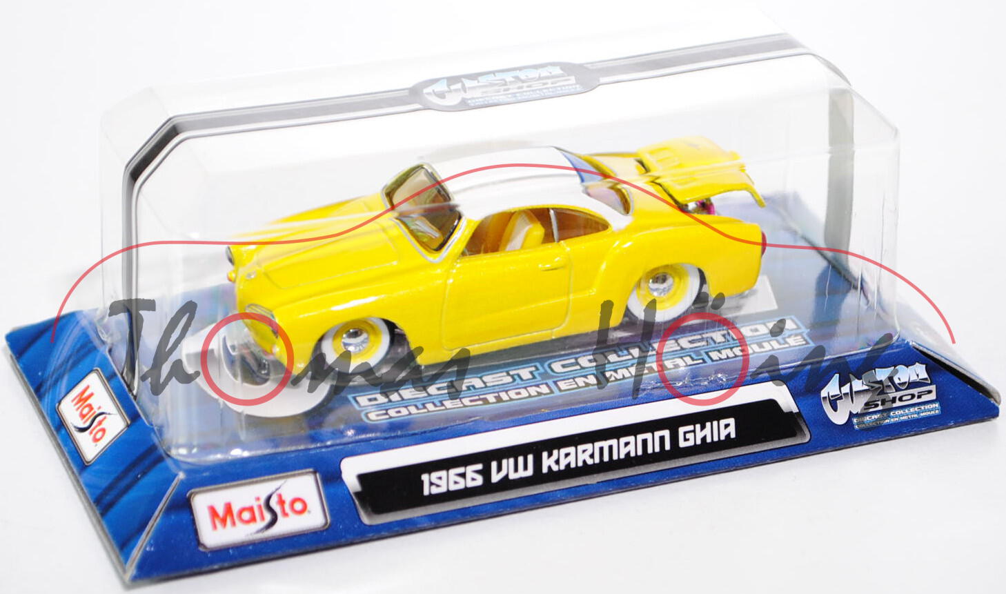 VW Karmann Ghia (Typ 14), Modell 1964-1970, Baujahr 1966, zinkgelb/reinweiß, innen gelb, Maisto (Cus