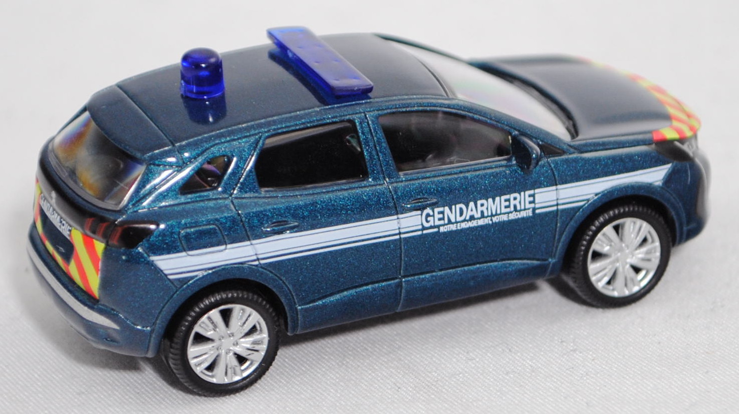 Peugeot 3008 II PureTech 180 EAT8 / BlueHDI 130 EAT8 GT (Modell 2020-2023), celebes blau metallic, GENDARMERIE / NOTRE ENGAGEMENT, VOTRE SÉCURITÉ, Norev Multigam Serie, 1:65, mb