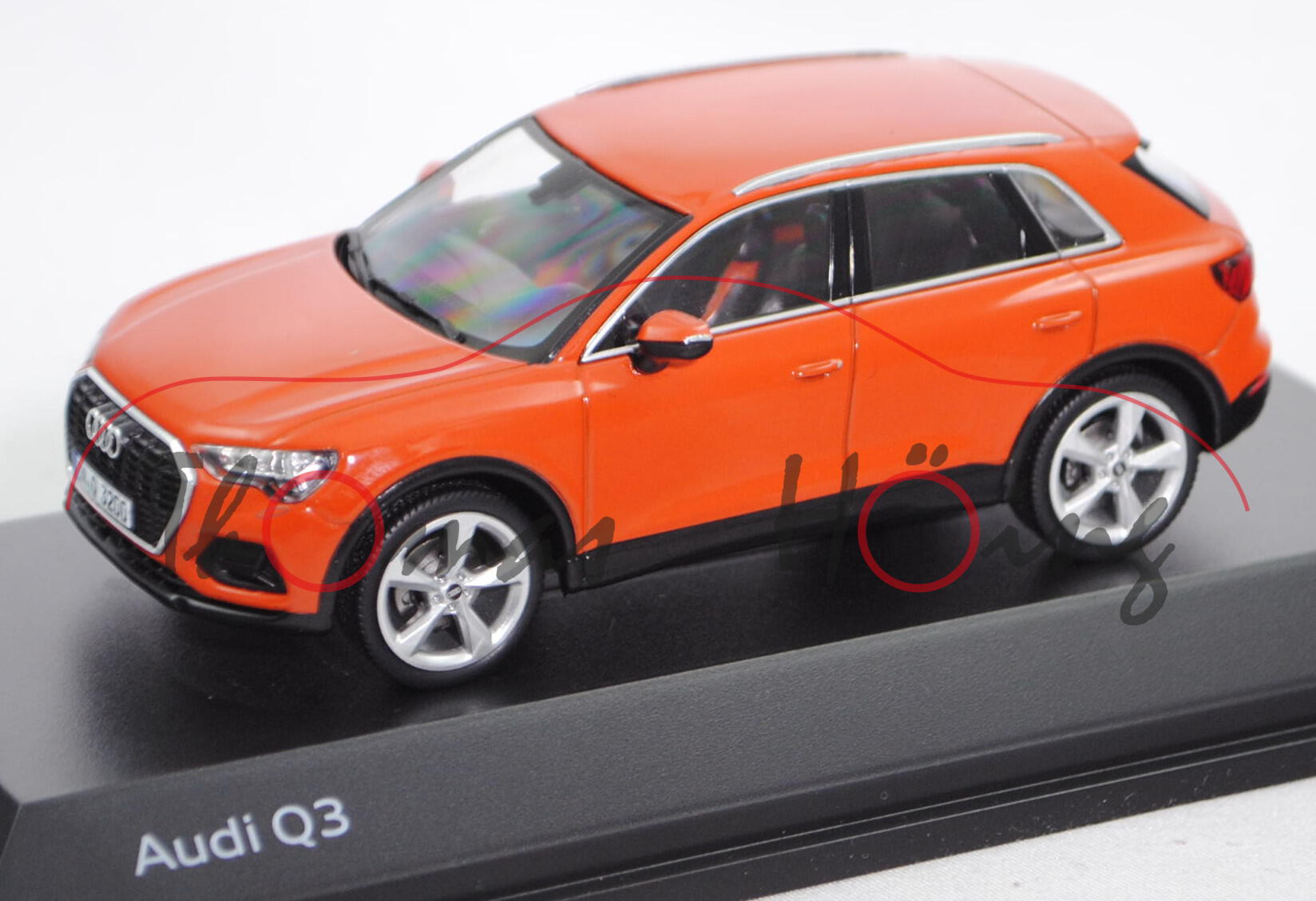 Audi Q3 (Typ F3, Modell 2018-), pulsorange, Minimax, 1:43, Werbeschachtel (EAN 2160000050509)