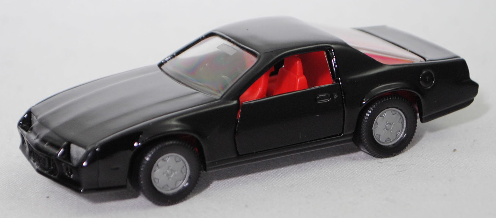 00005 Chevrolet Camaro Berlinetta 5.0L V8 (3. Generation, Vorfacelift, Modell 1982-1984), schwarz, Bpr. CAMARO Z 28, Hong, Chassis silber, mit CE-Zeichen, B6, SIKU SUPER, 1:59, m