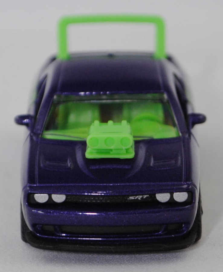 00000 Dodge Challenger SRT Hellcat (3. Generation, Facelift 2014, Modell 2014-2018) Custom, blauviolettmetallic (plum crazy pearlcoat), SIKU SUPER, 1:63, P29f