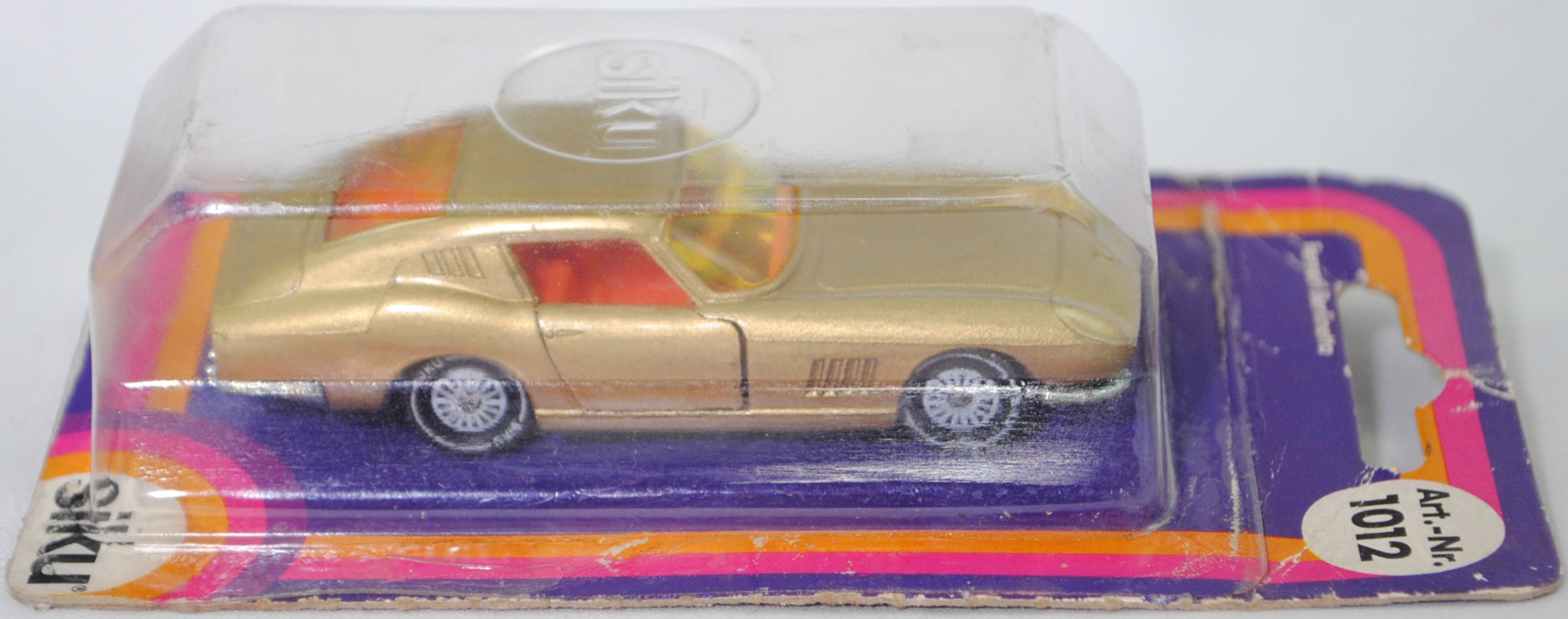00005 Ferrari Berlinetta 275 GTB (Tipo 563, 2. Serie, Long Nose / Lange Nase, Modell 1965-1966), goldmetallic, Frontscheinwerfer integriert, Bpr. 1012, W-Germ, R11, SIKU SUPER, 1:56, P17 (s/w)
