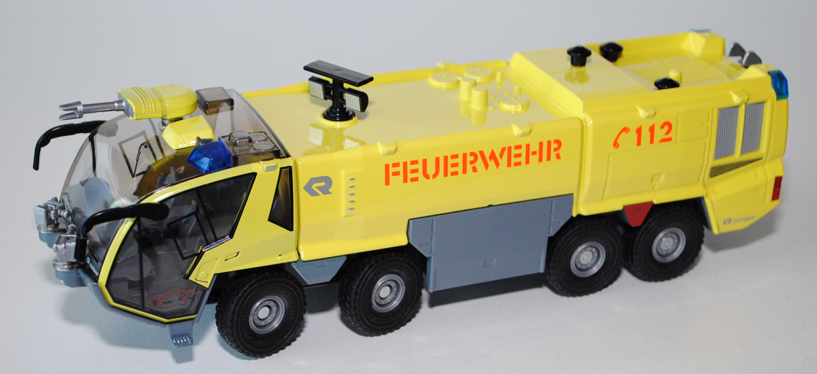 00401 FLF Rosenbauer PANTHER 8x8 MA-5 (Mod. 05-15) Flugfeldlöschfahrzeug, gelb, SIKU, L17mP Limited