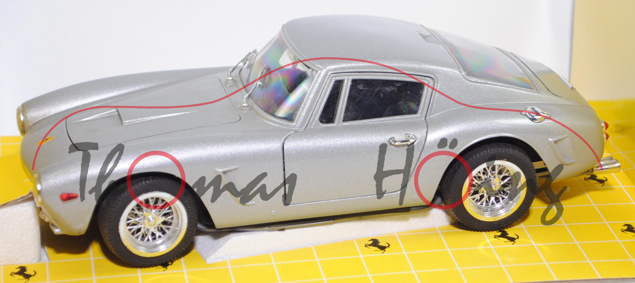 Ferrari 250 GT Berlinetta SWB (Tipo 593, Facelift II, Modell 61-62), silber, Revell/Jouef, 1:18, mb