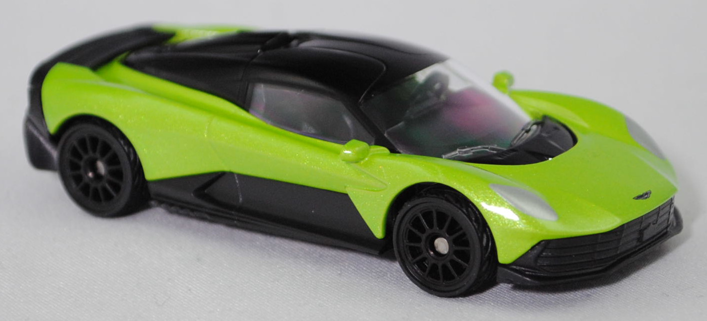 00000 Aston Martin Valhalla (1. Generation, TM01, Modell 2025-), Karosserie hell-gelbgrünmetallic, innen schwarz, Dach schwarz, B54 schwarz, SIKU SUPER, 1:59, P29f