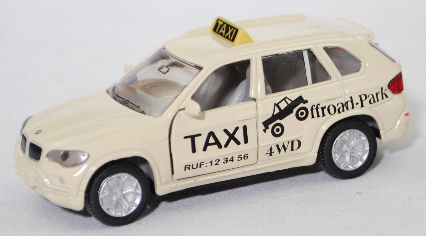 00000 BMW X5 3.0si / xDrive30i (E70, Modell 2006-2008) Taxi-Geländewagen, hellelfenbein, TAXI / RUF:12 34 56 / Offroad-Park / 4WD, SIKU SUPER, 1:58, m