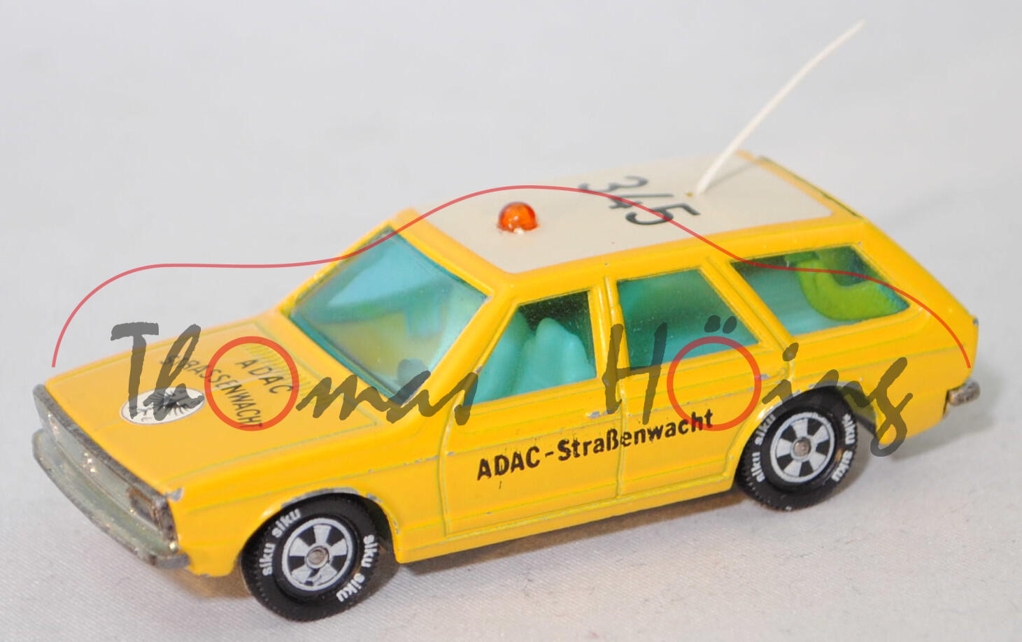 00006 VW Passat Variant LS (B1, Typ 33, Modell 1974-1975) ADAC-Pannenhilfe, kadmiumgelb, ADAC / STRASSENWACHT, Germ, R10, SIKU, 1:55, m-