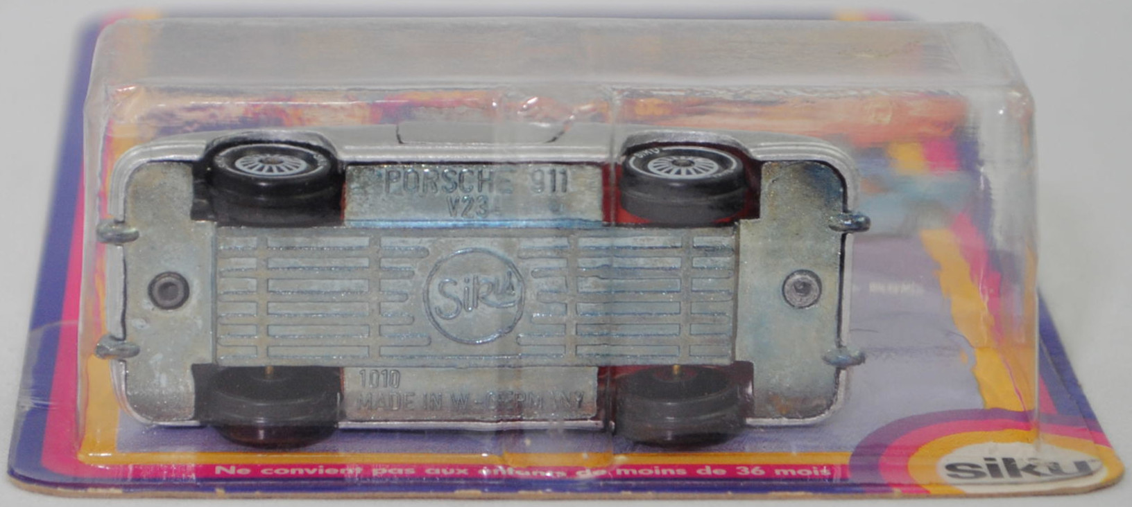 00008 Porsche 911 E Targa (F-Modell bzw. Urmodell, B-Serie, Modell 1968-1969), silber, Lenkrad schwarz, Dach schwarz, Bpr. V234 und 1010, W-Germ, Verglasung rauch, R11 glatt, SIKU, 1:60, P20