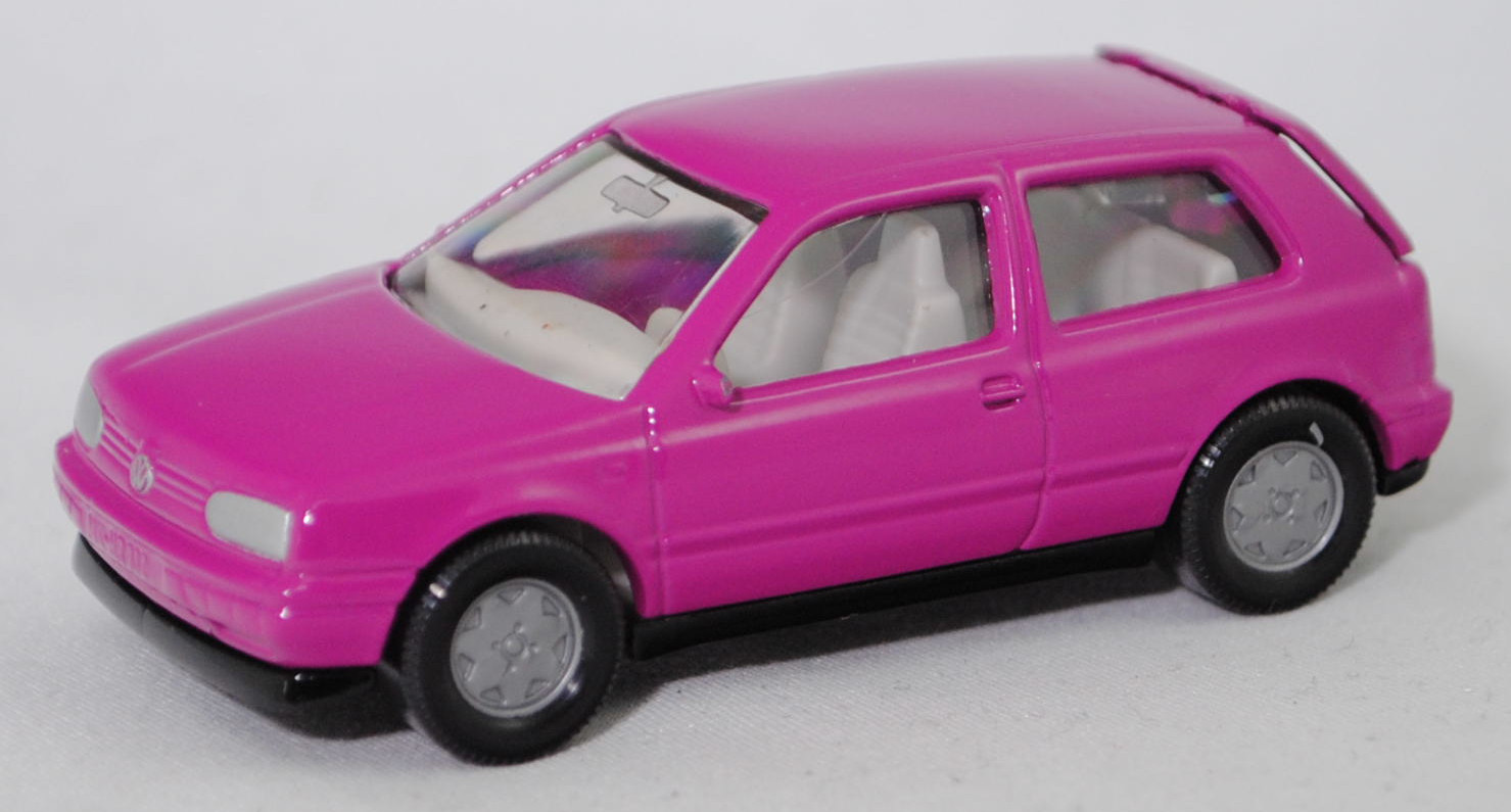 00003 VW Golf III 1.8 GL (Typ 1H, Vorfacelift, Modell 1991-1994), dunkel-verkehrspurpur, innen grau, Lenkrad grau, Chassis schwarz, Hong, Bpr. 1010 / 0842, SIKU SUPER, 1:56, m