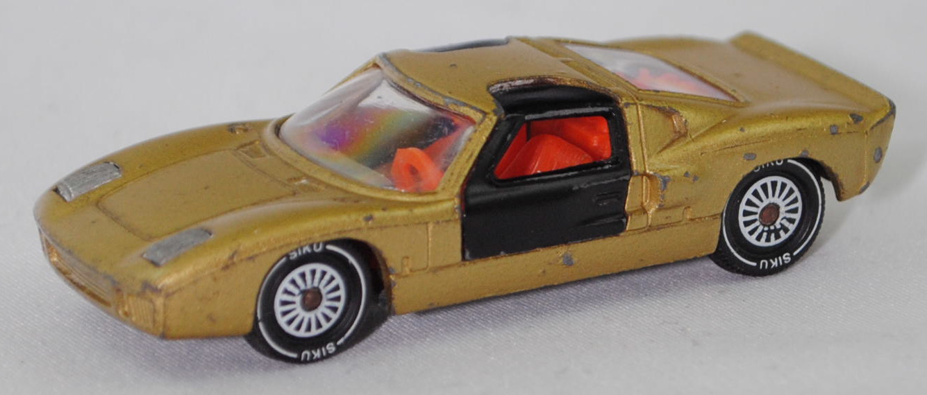 00005 Ford GT40 (Mk I bzw. Mark 1, Modell 1965-1967), Karosserie goldmetallic, Türen schwarz, Bpr. V 296 / W-Germ, Verglasung klar, R11 gerillt, SIKU SUPER, 1:57, m-